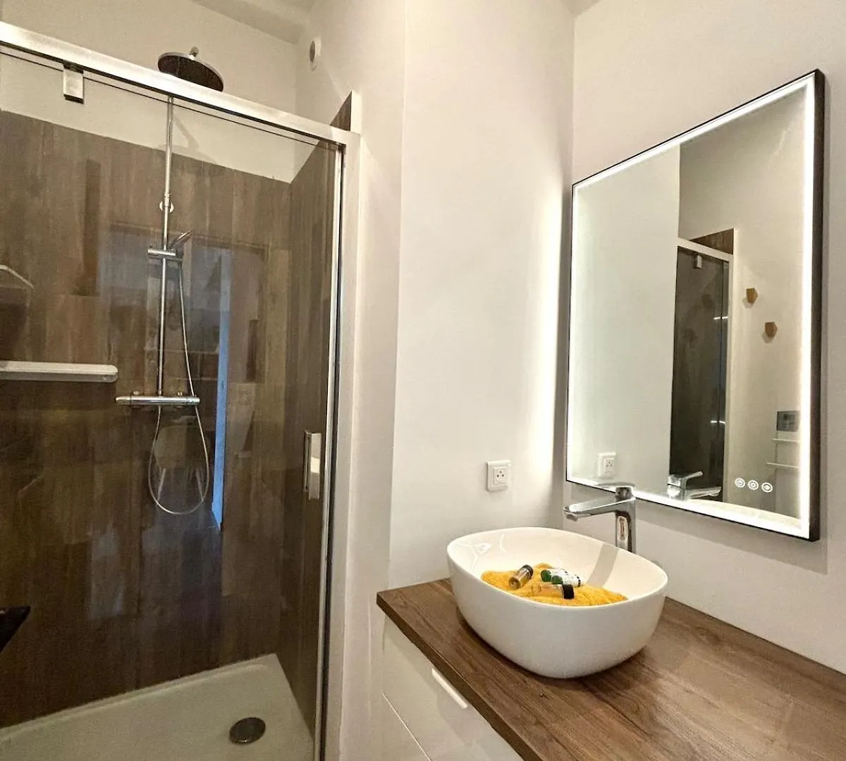 Apartment Near The Gare Du Sud Nice France